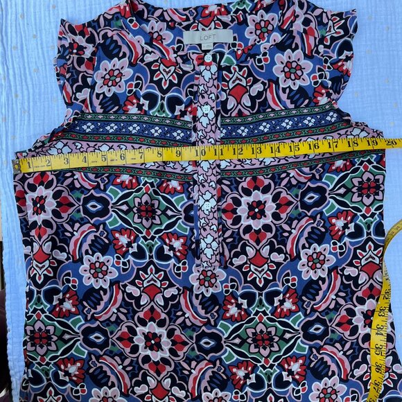 Ann Taylor Loft blue pink white green flowered top. Short ruffled sleeves, S - Picture 7 of 7